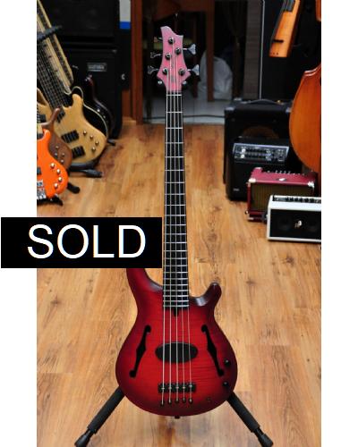 Mensinger Joker Bass 5p Hollowbody 2 Tone Redburst Transparent